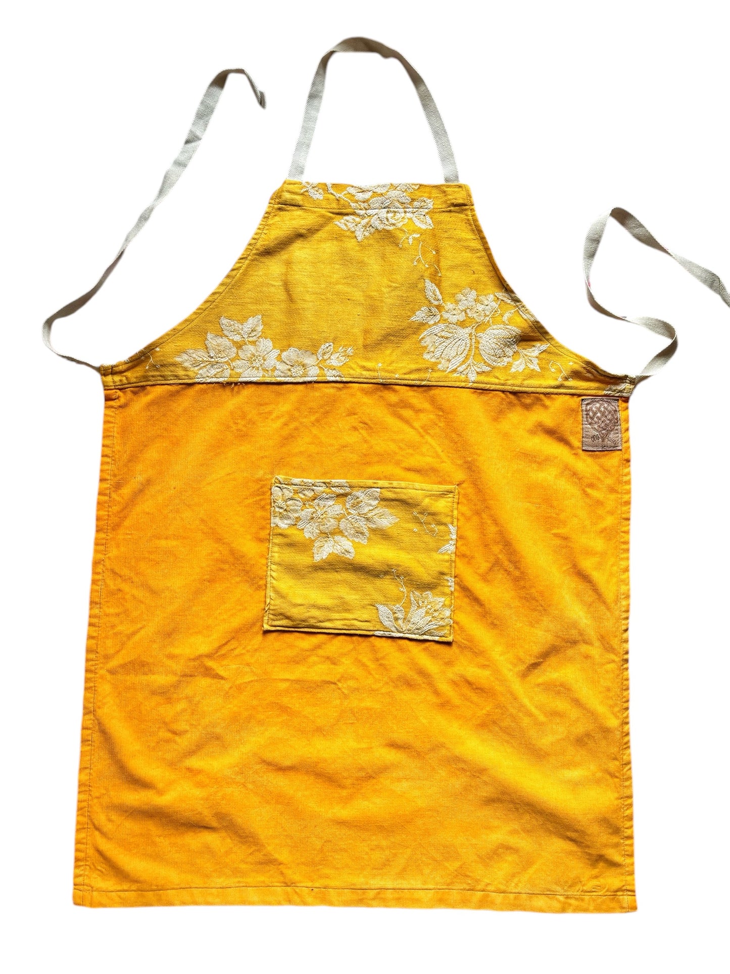 Delantal amarillo